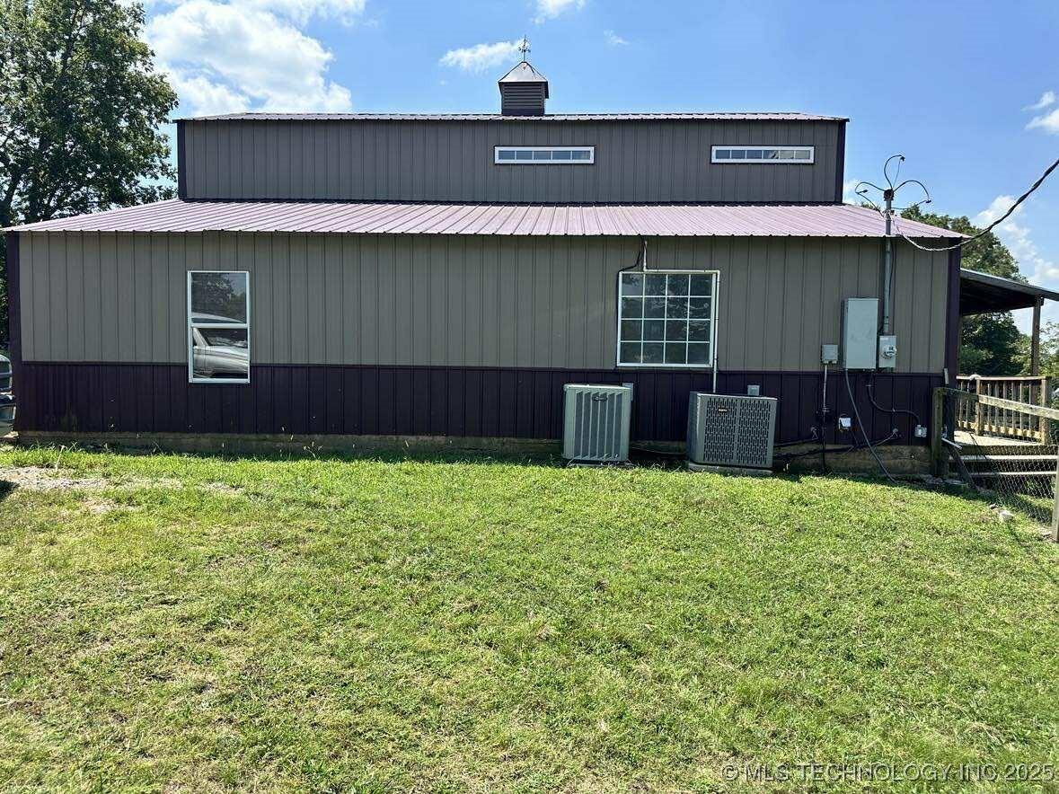 Image 3: Side of home