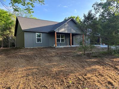 333 Lakeside Drive N