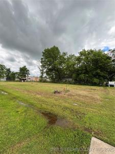114 N Adair