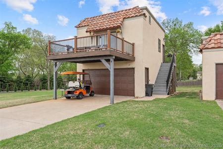 447300 Grottos Loop