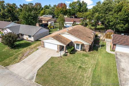 121 Magnolia Avenue
