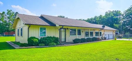131 W Lakeside Drive