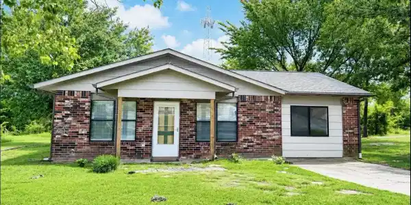 1109 Palmer Lane