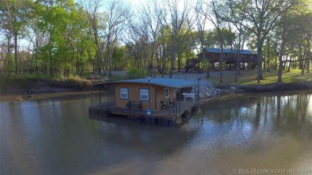 9239 E 390 Road