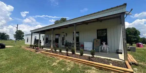 2352 E 2030 Road