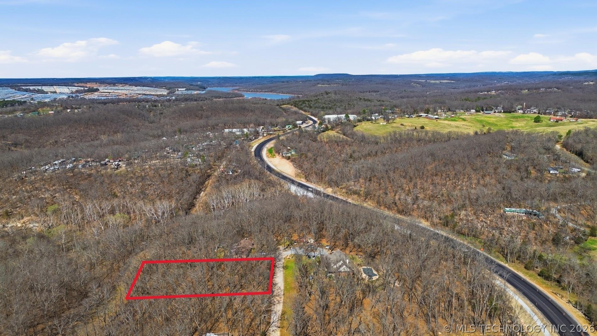 Image 4: property lines a approx.