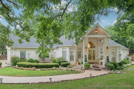 3725 Maple Drive