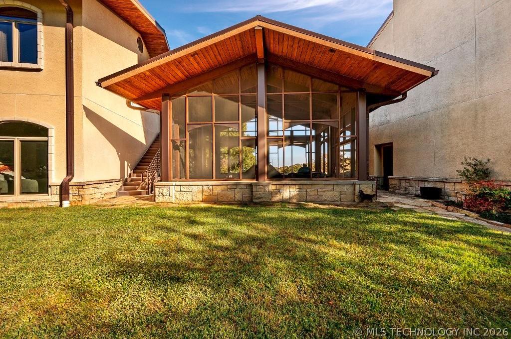 Image 4: Front of hOME