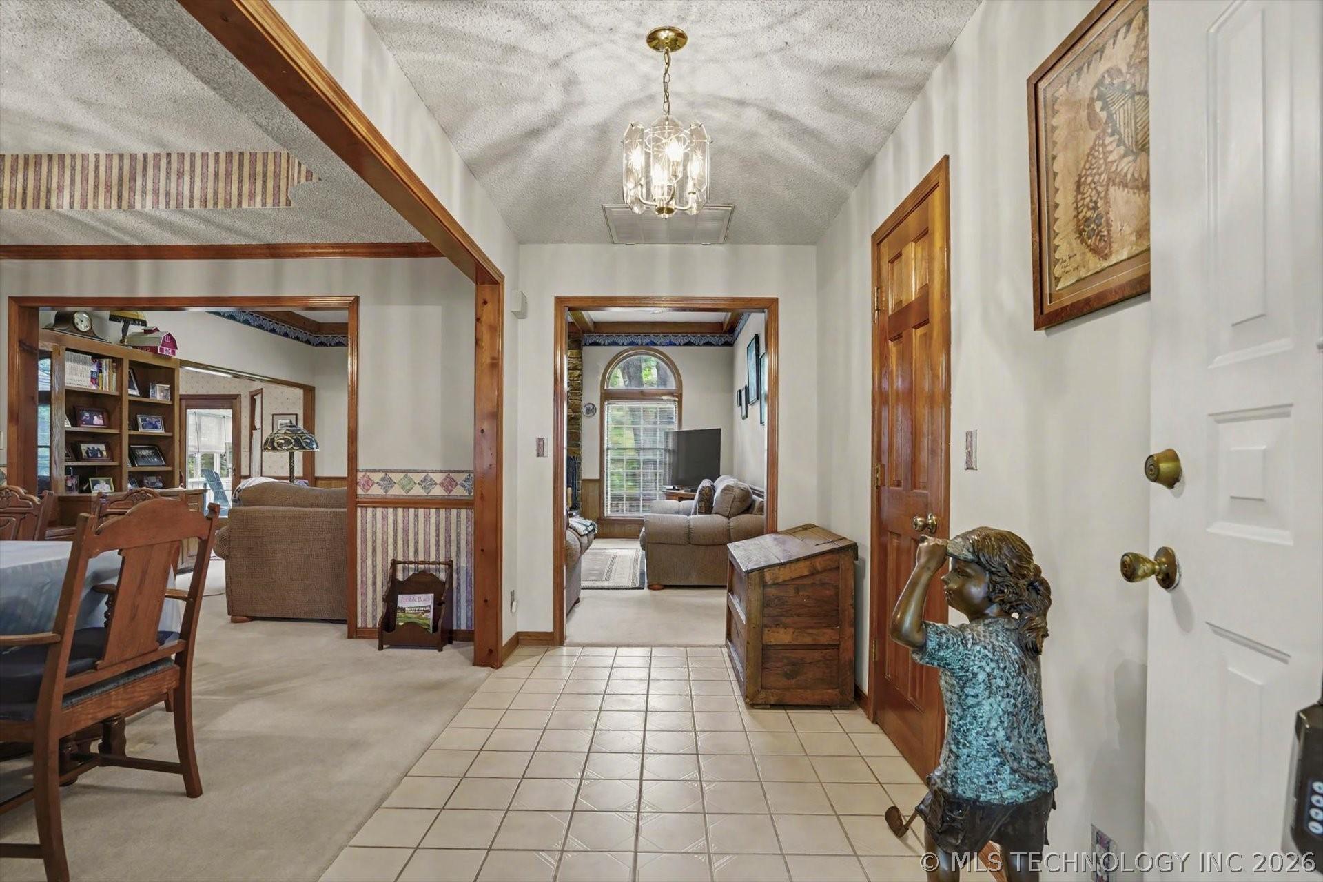 Image 4: Entry