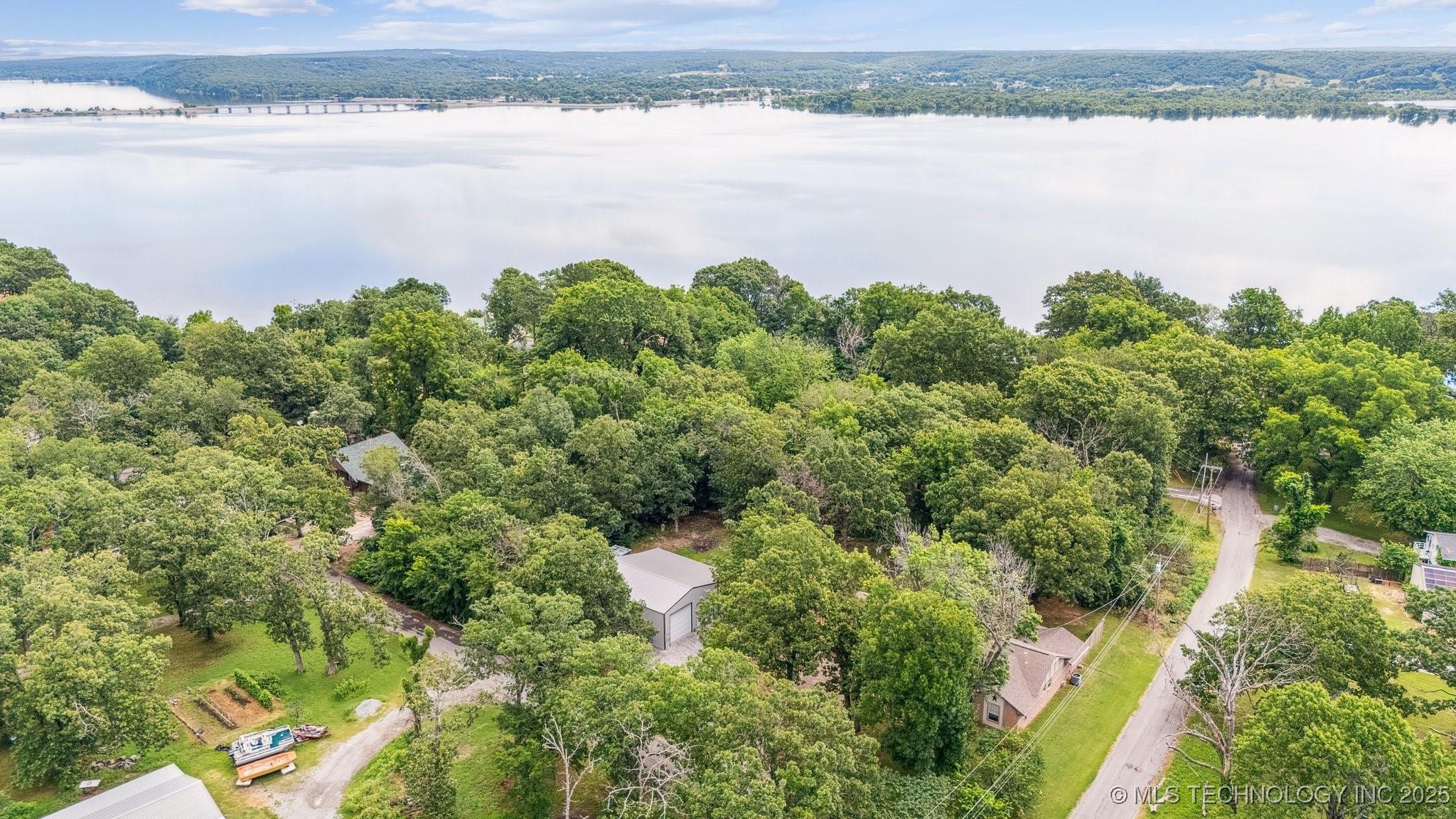 Image 2: Lake Hudson