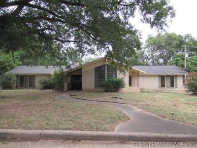 2020 Valley View Drive