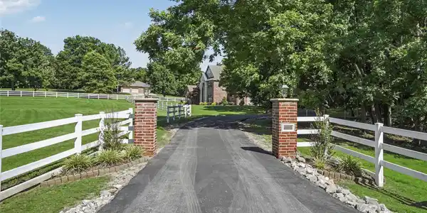 Image 2: Fenced 3.99 acres; ready for your electric gate.