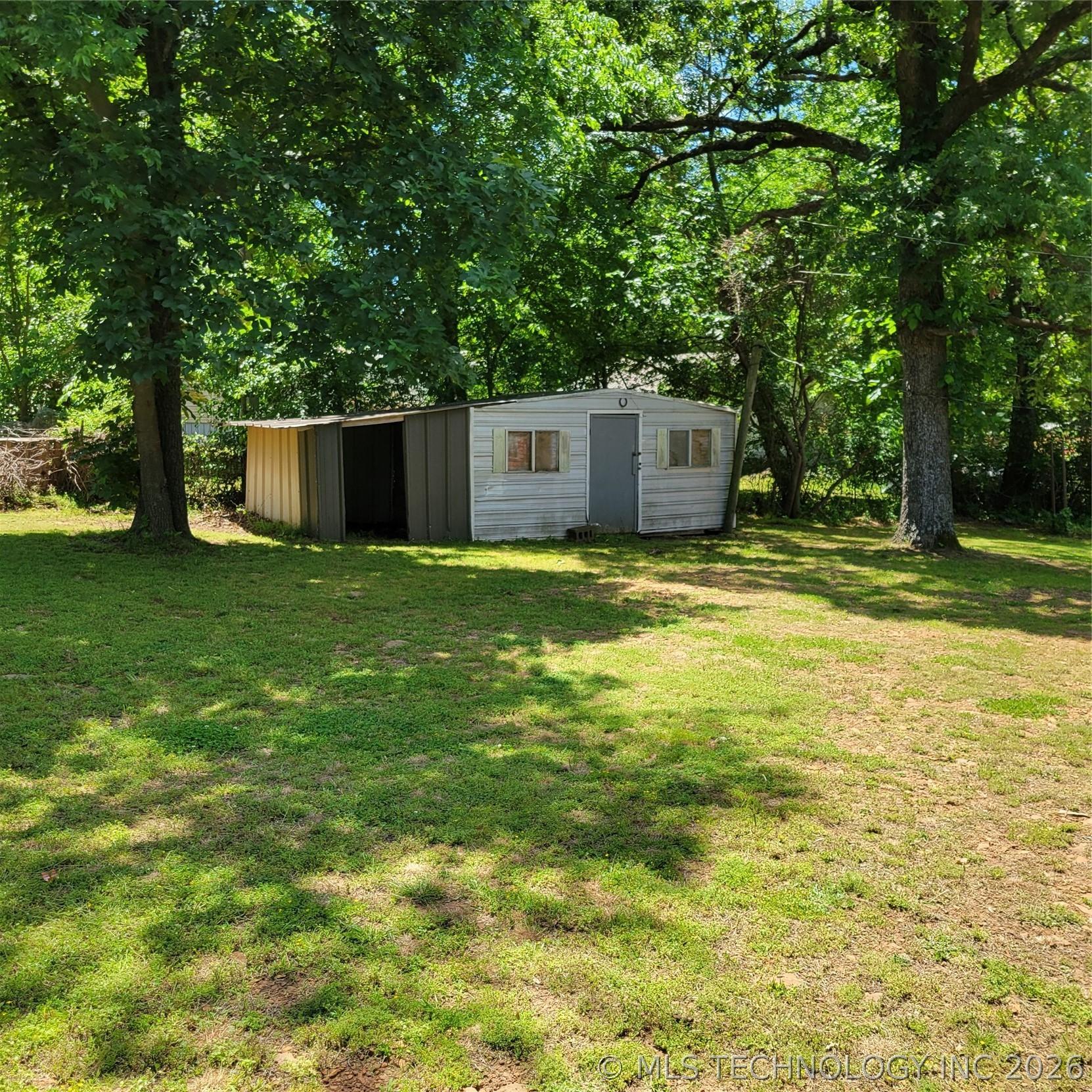 Image 4: Storage area.