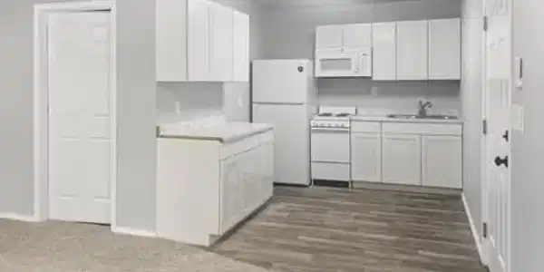 Image 3: Beautiful kitchen to include all appliances!