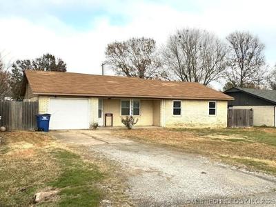 906 NW 1st Street