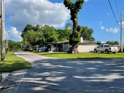 24 Lakeshore Drive