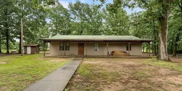 3323 E 2054 Road