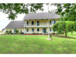 2085 Meadows Circle