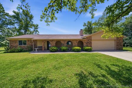 201 Country Lane