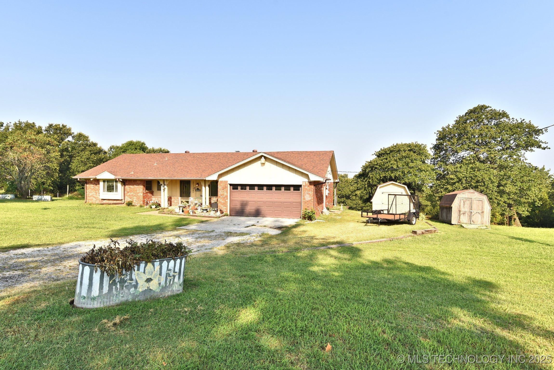 Image 4: Angle of front of house
