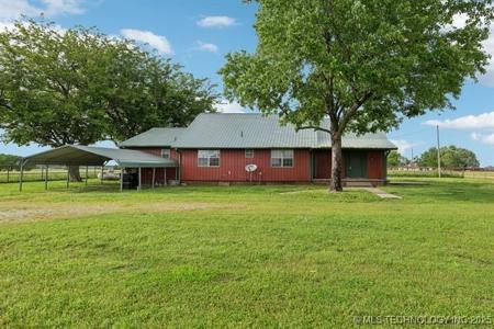 9590 S 4240 Road
