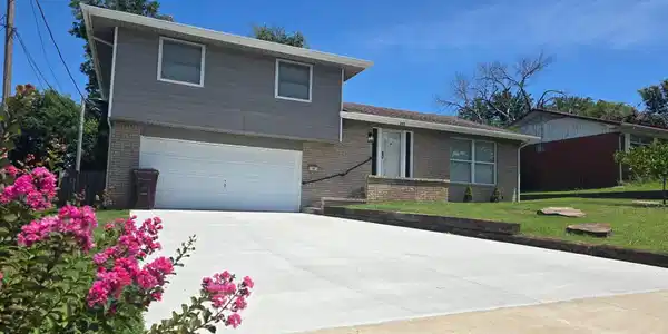 411 S 3rd