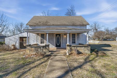 205 S Locust Street