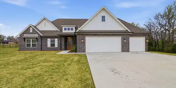 15522 E Taylor Lane
