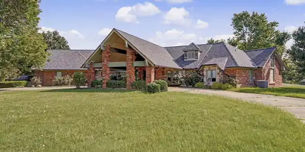 2200 W Blue Starr Drive