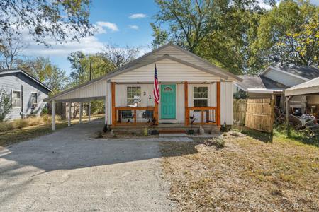 211 N Whitaker