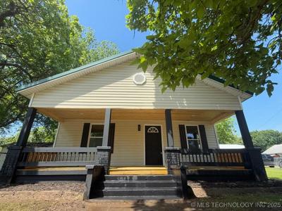 618 E Gentry Avenue