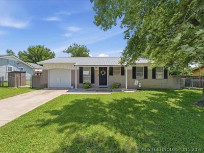 909 Country Club Drive