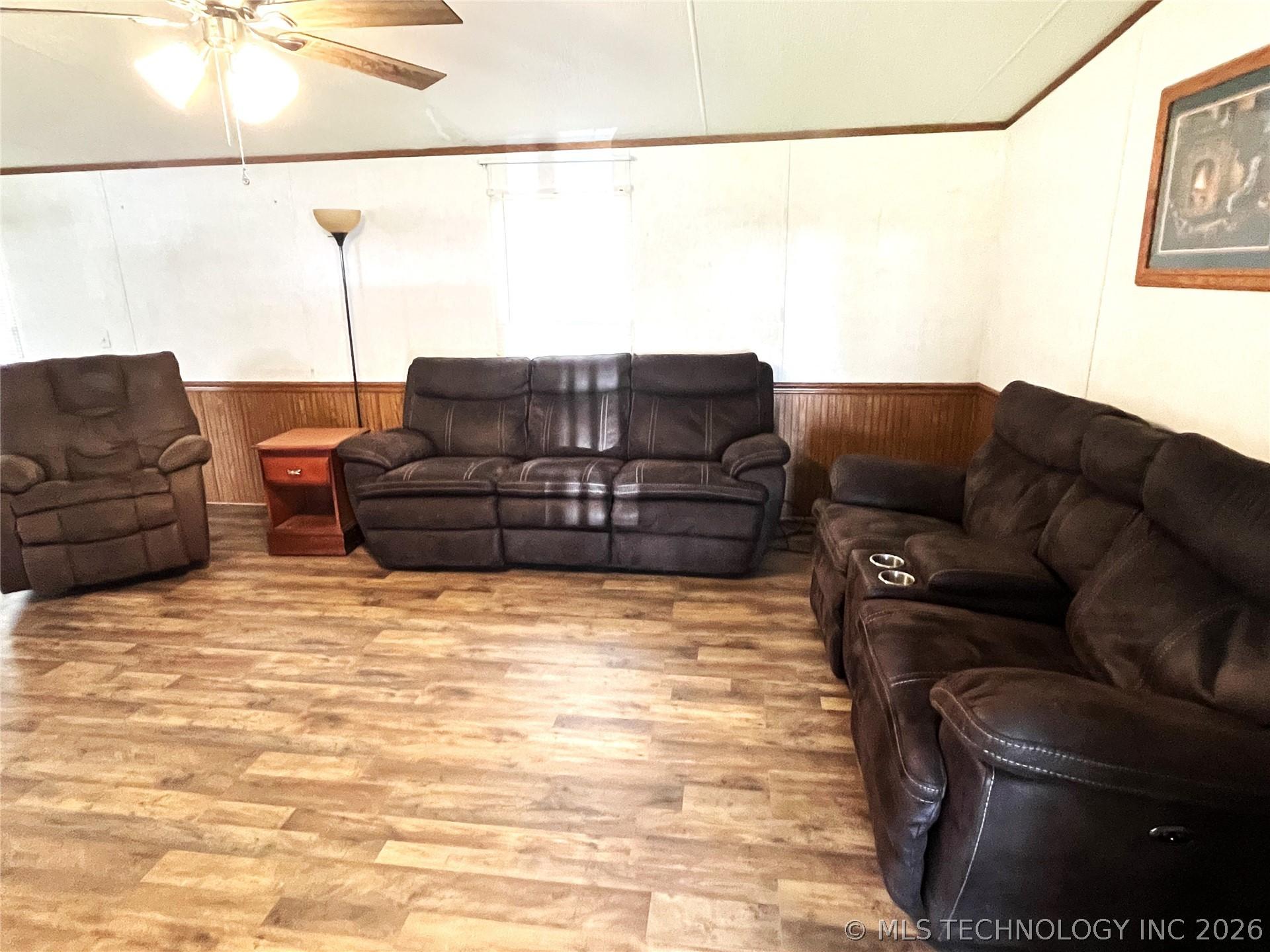 Image 3: Living Area