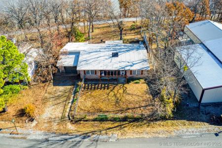 2700 Lake Shore Drive