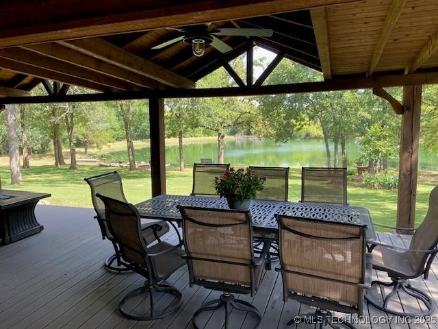 Image 4: Covered Back Patio