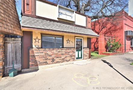 206 S Broadway Street
