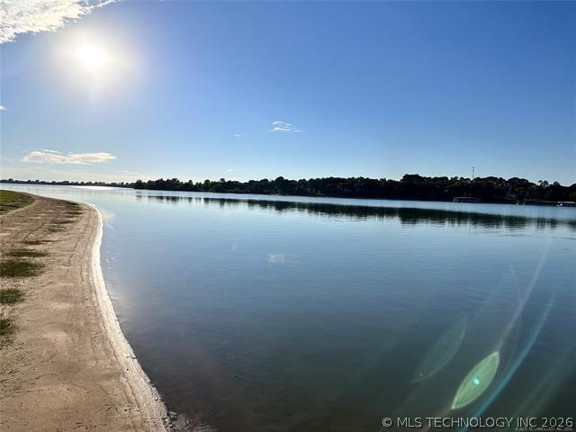Image 3: Lake area