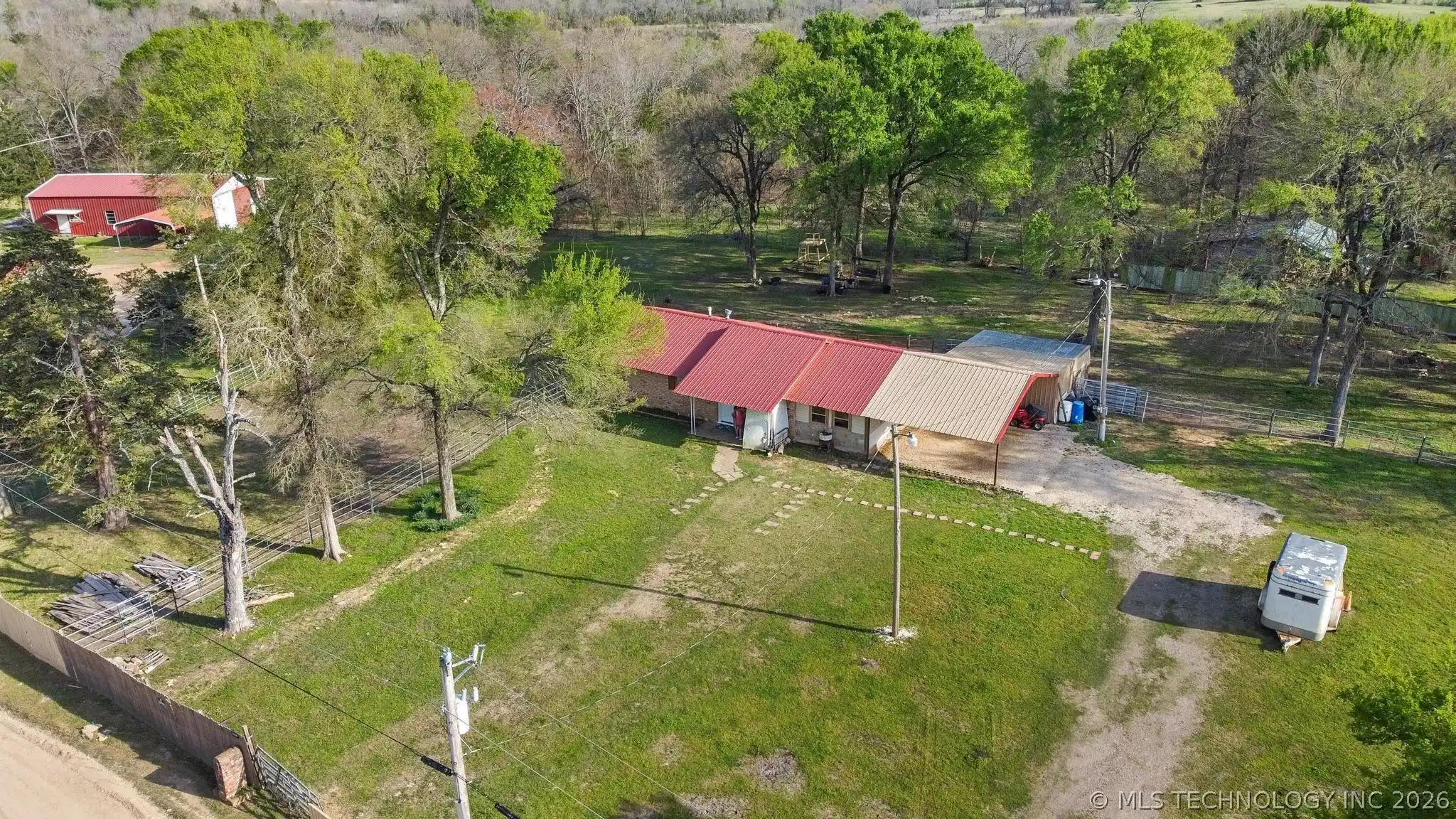 Image 1: Bird's eye view from front