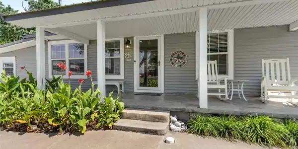 103 E Elm Avenue