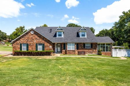 1014 N Douglas Drive