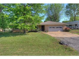 230 W Sunday Avenue