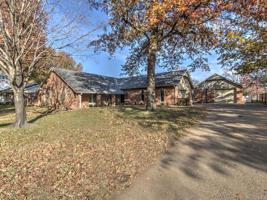 1508 N Choctaw Place