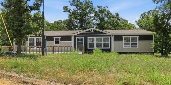 381 Ridge Road S