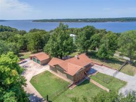 201 Lakeview Drive
