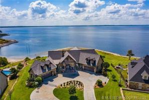 8809 Lake View