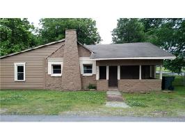 1427 W Quarles Street