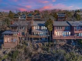 25 Cedar Lane