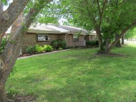 901 Colonial Drive