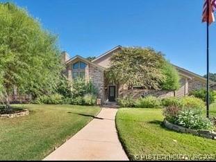 93 Green Oaks