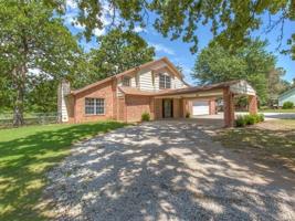 9026 N Crestwood Drive